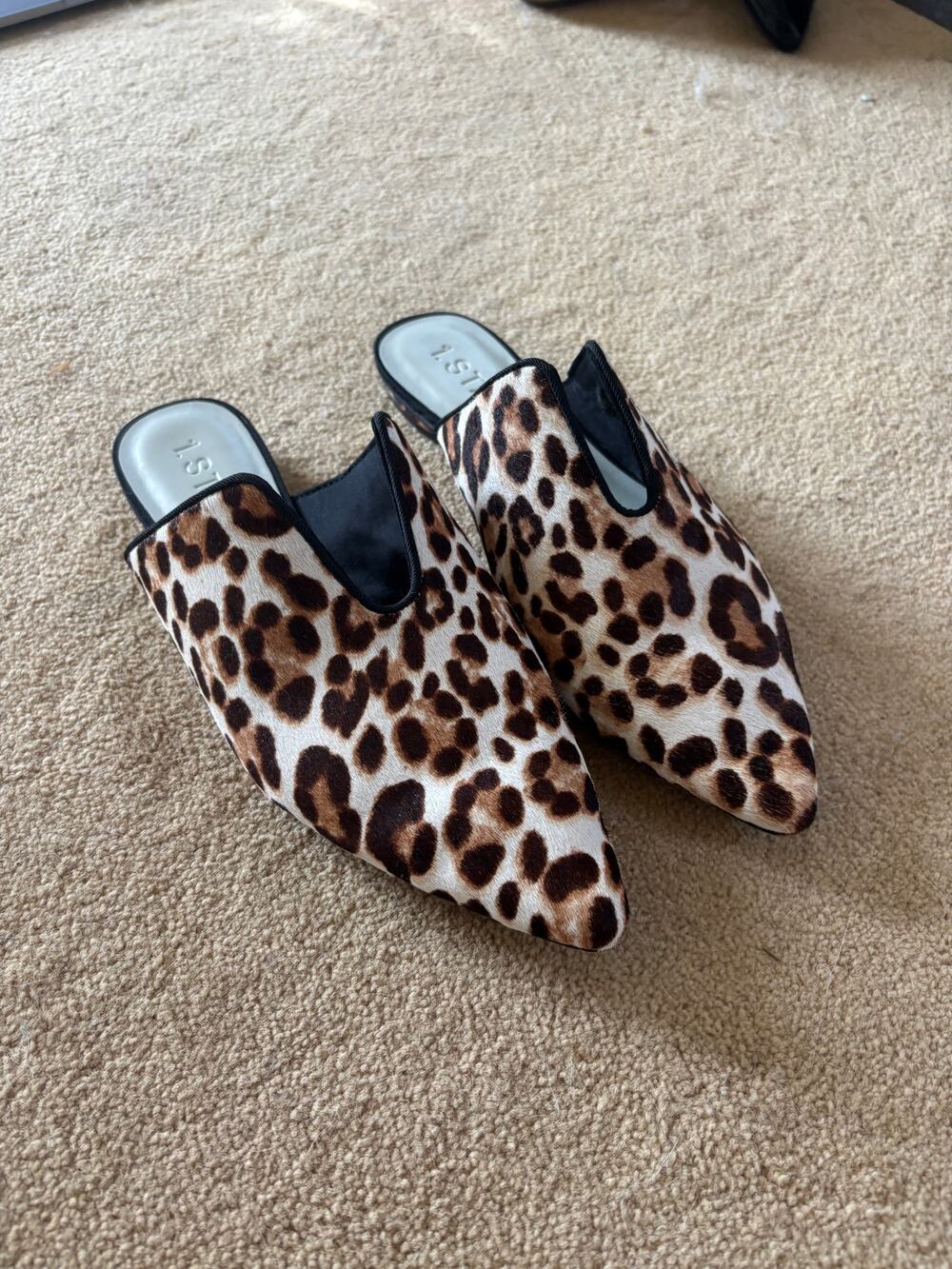 1.State Leopard Calf Hair Pointed Toe Mules Slip-On